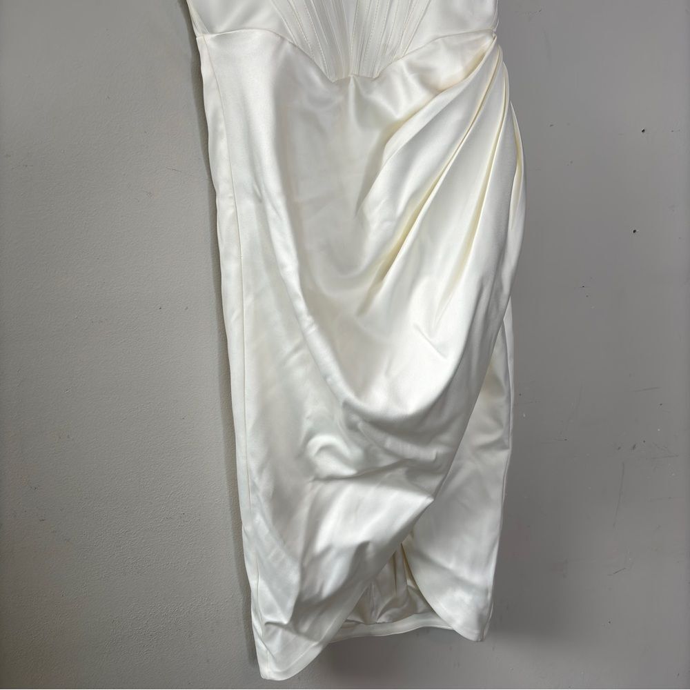 House of CB London Loretta Ivory Satin Off Shoulder Dress Size S - Picture 6 of 16